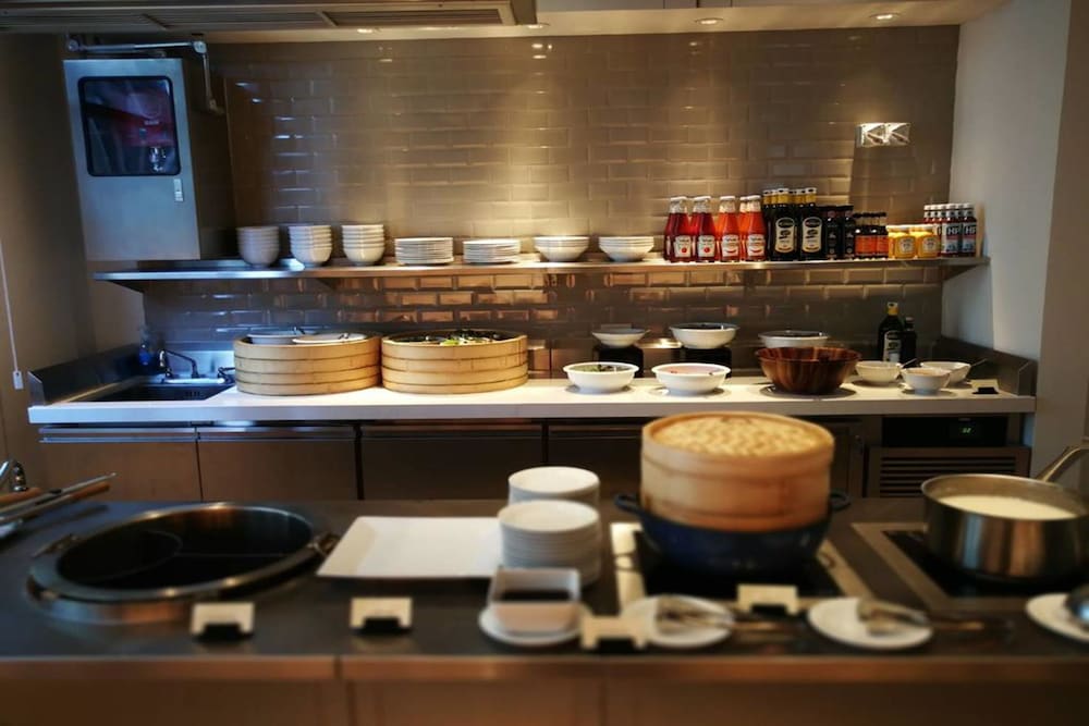 Фото Hyatt Place Bangkok Sukhumvit 24