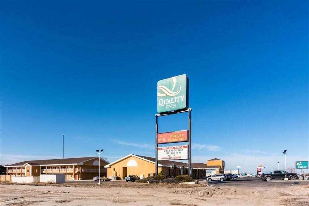 Фото Colby Inn and Suites