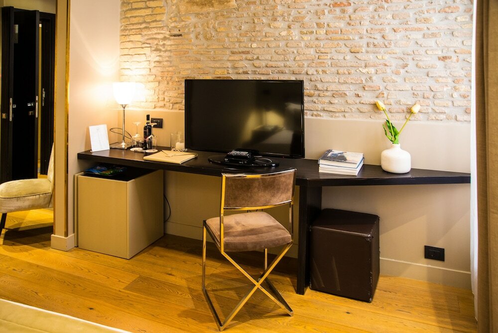 Фото Campo Marzio Luxury Suites