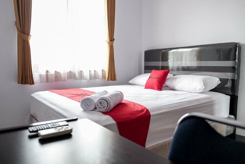 Гостиница RedDoorz near Supermall Karawaci 2