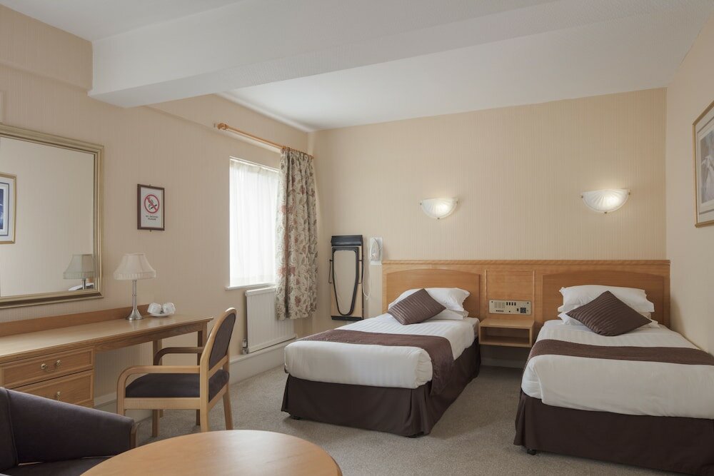 Фото Alma Lodge Hotel