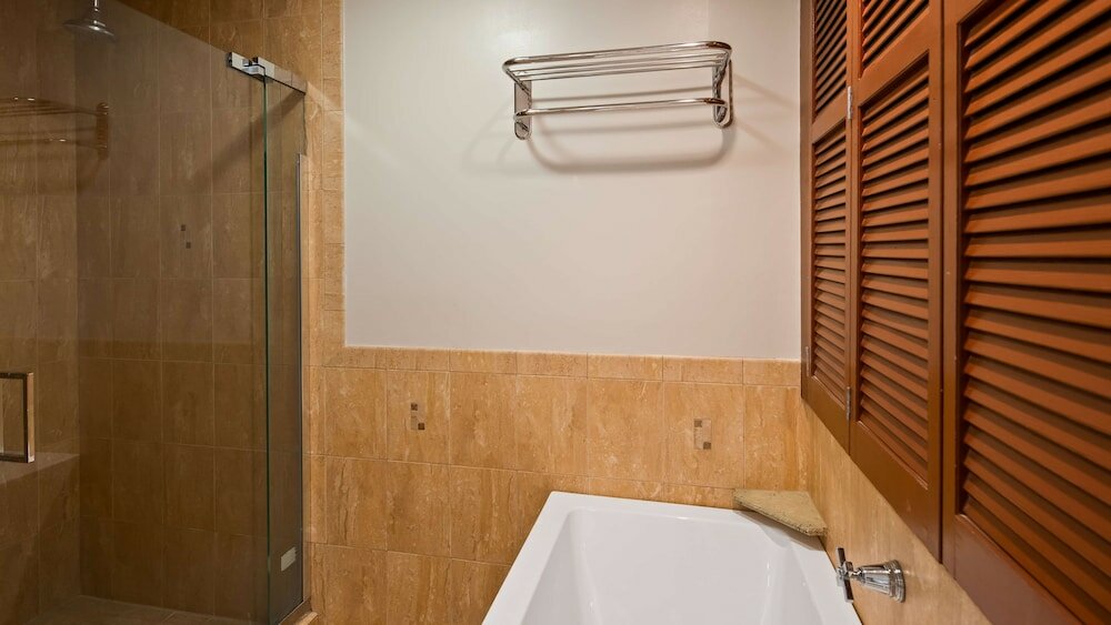 Фото Best Western Plus Coastline Inn