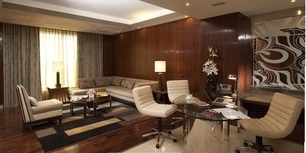 Фото Crowne Plaza New Delhi Okhla