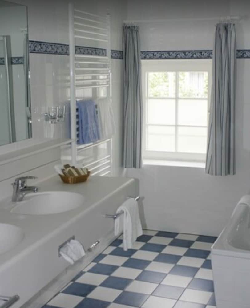 Фото Romantik Hotel Tuchmacher