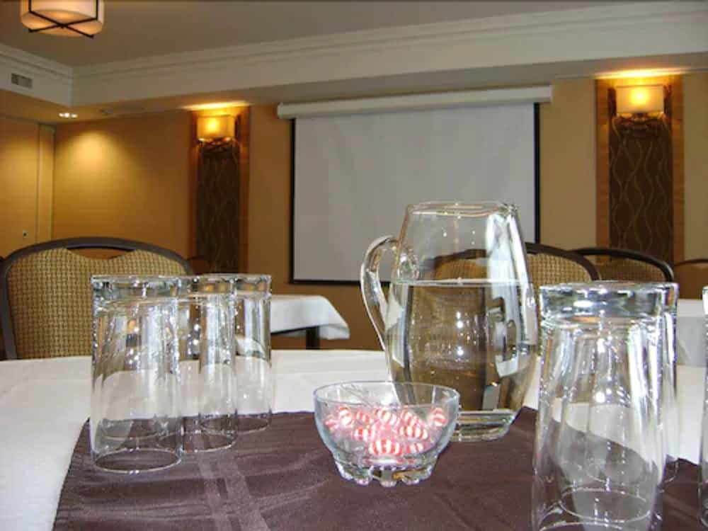 Фото Best Western Plus Langley Inn