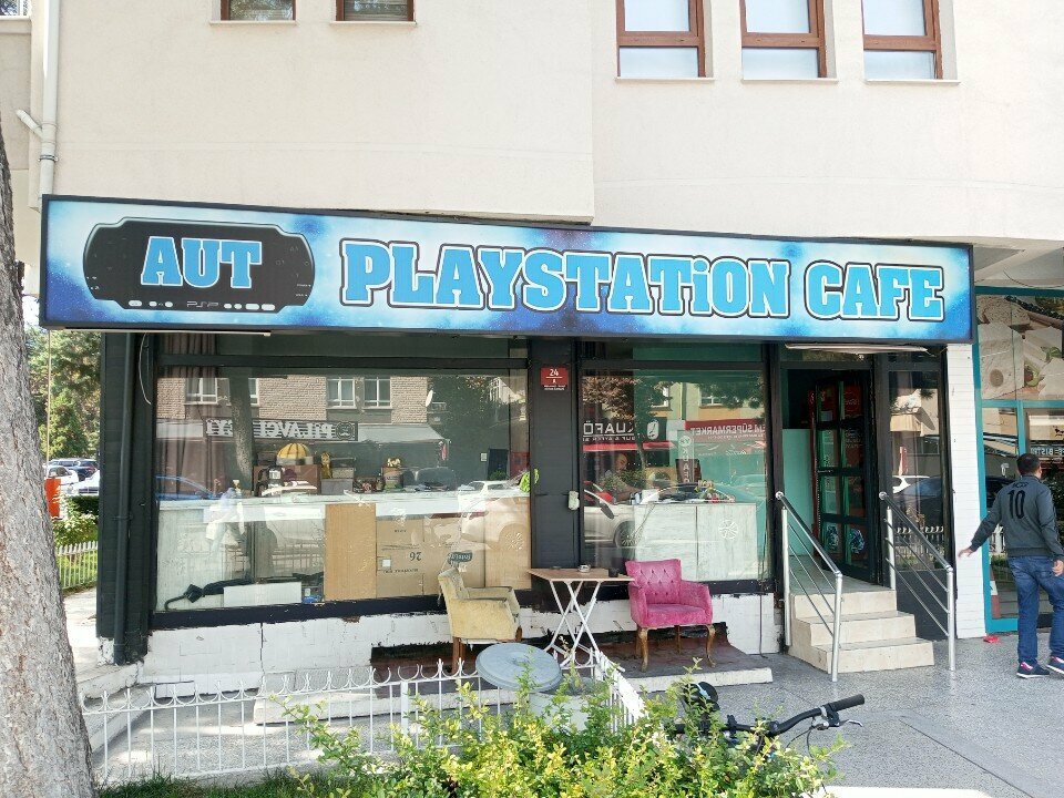 Video game consoles Aut Playstation Cafe, Ankara, photo