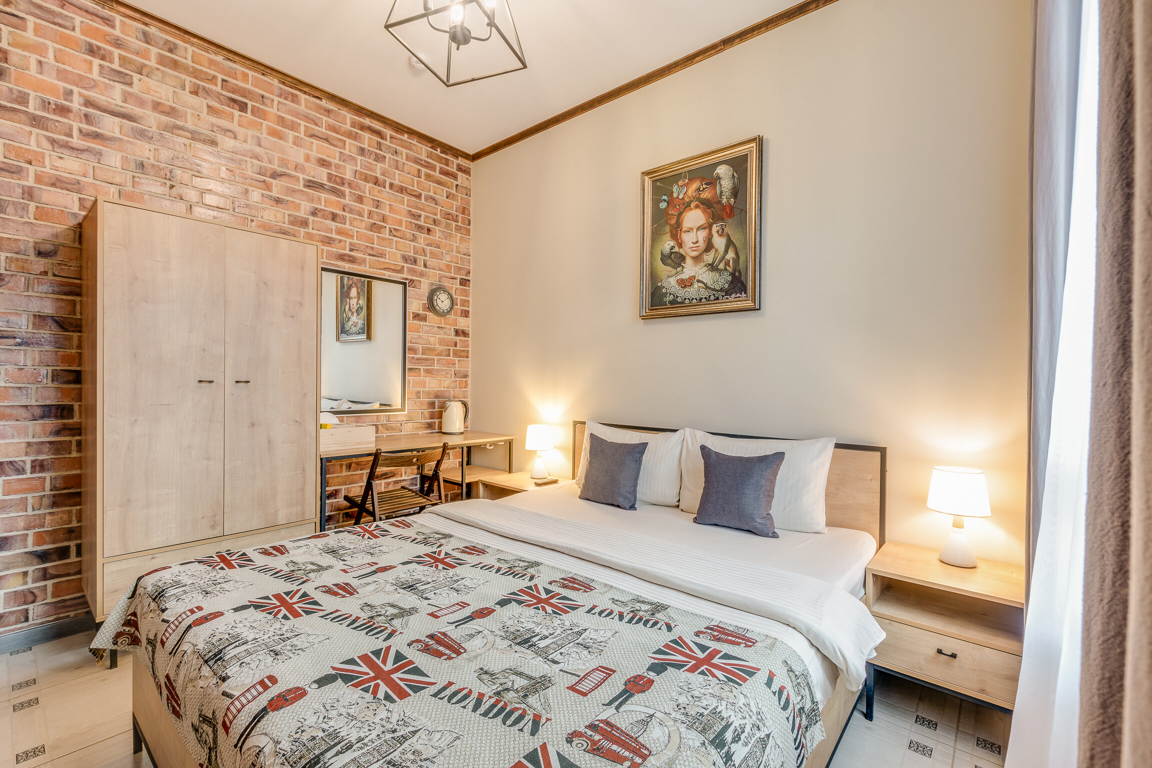 Фото Замок на Никольской