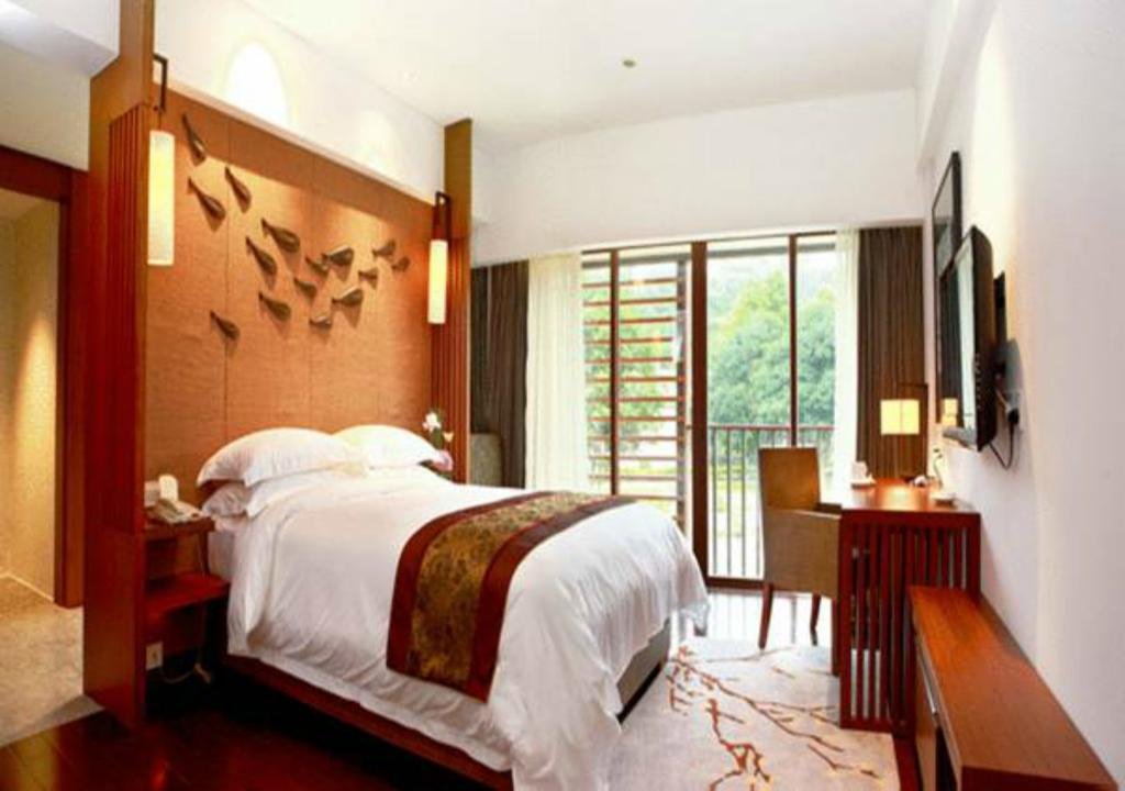 Фото Baiyun Lakeside Hotel