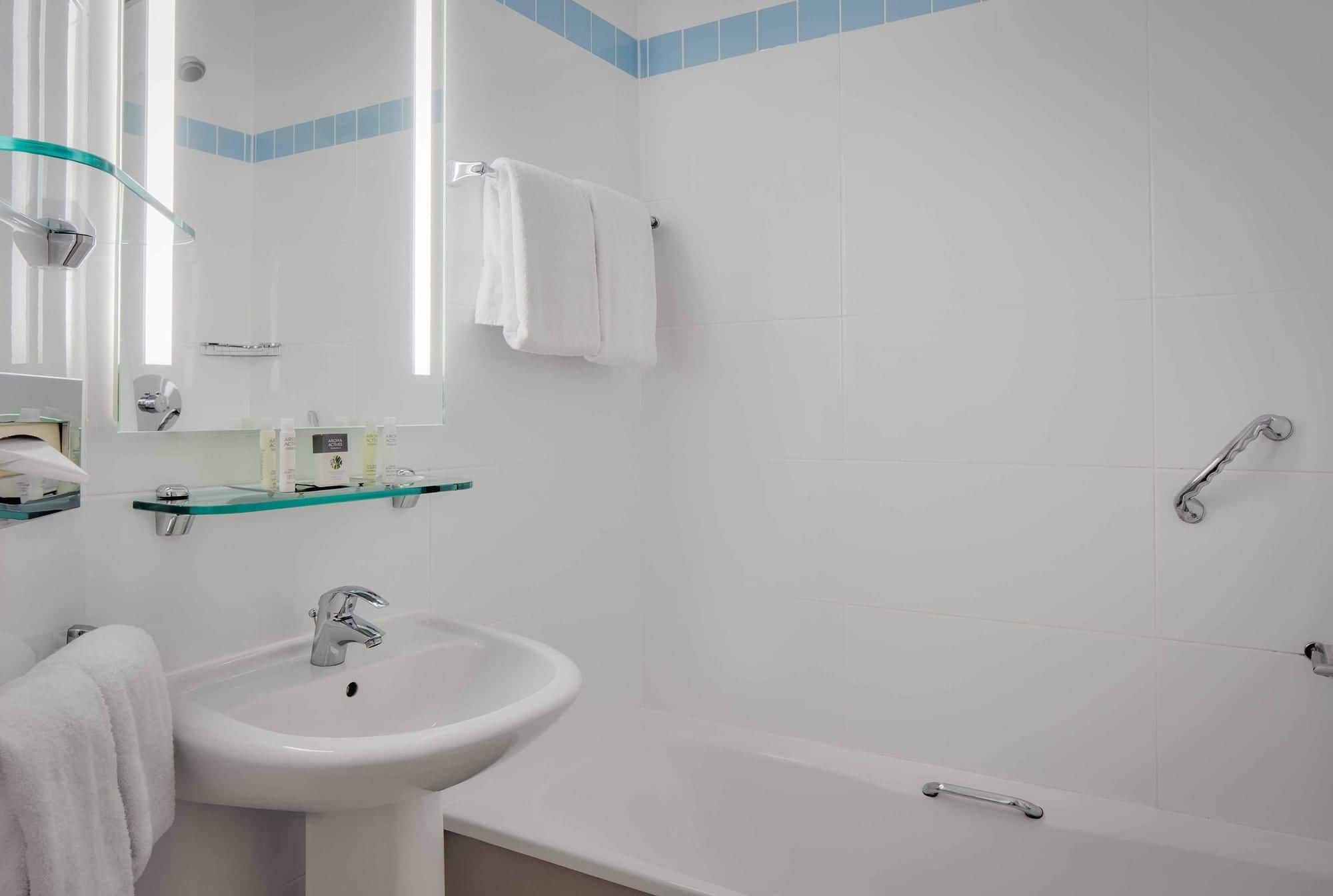 Фото DoubleTree by Hilton London - Chelsea