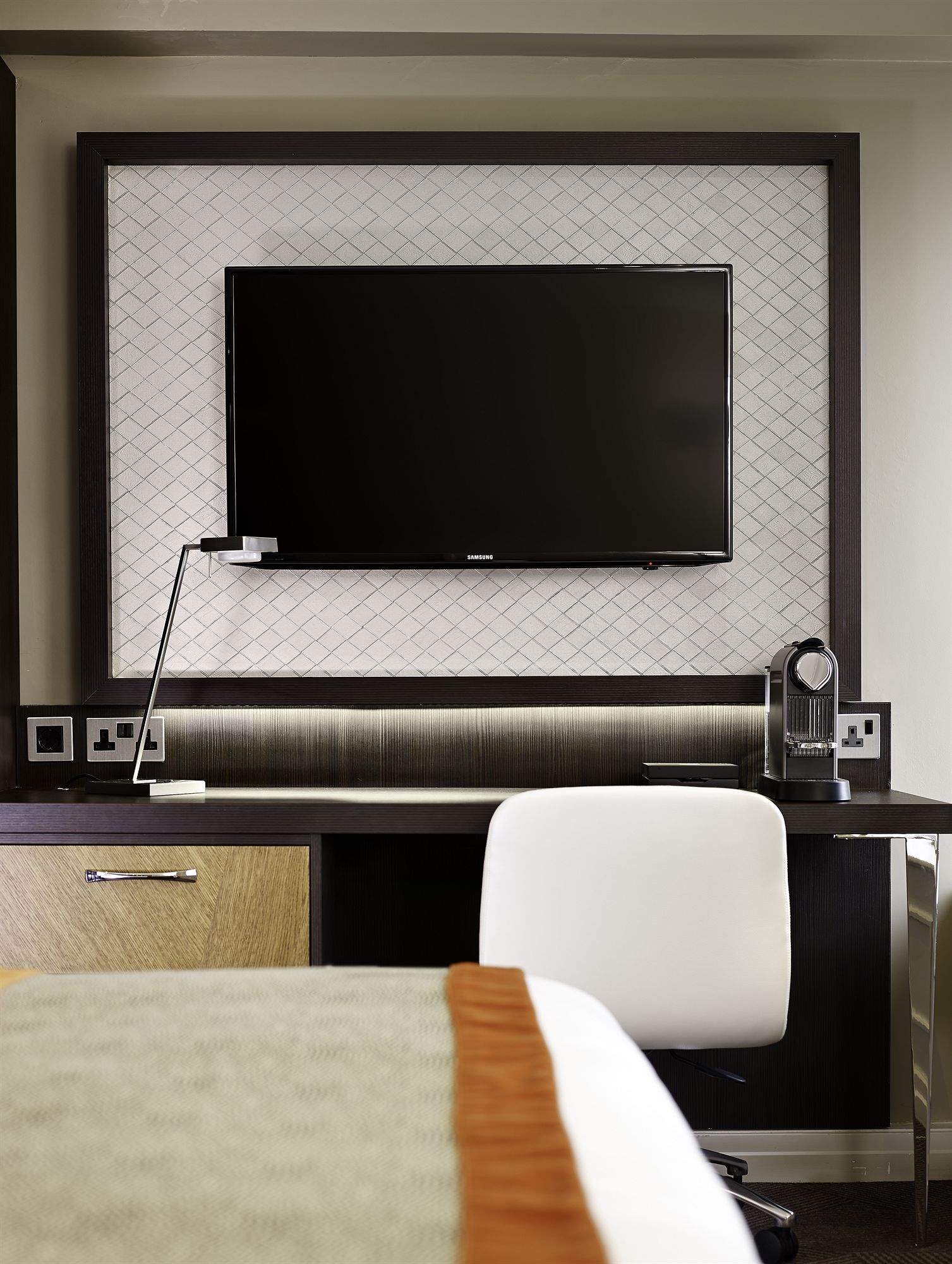 Фото DoubleTree by Hilton London - Hyde Park