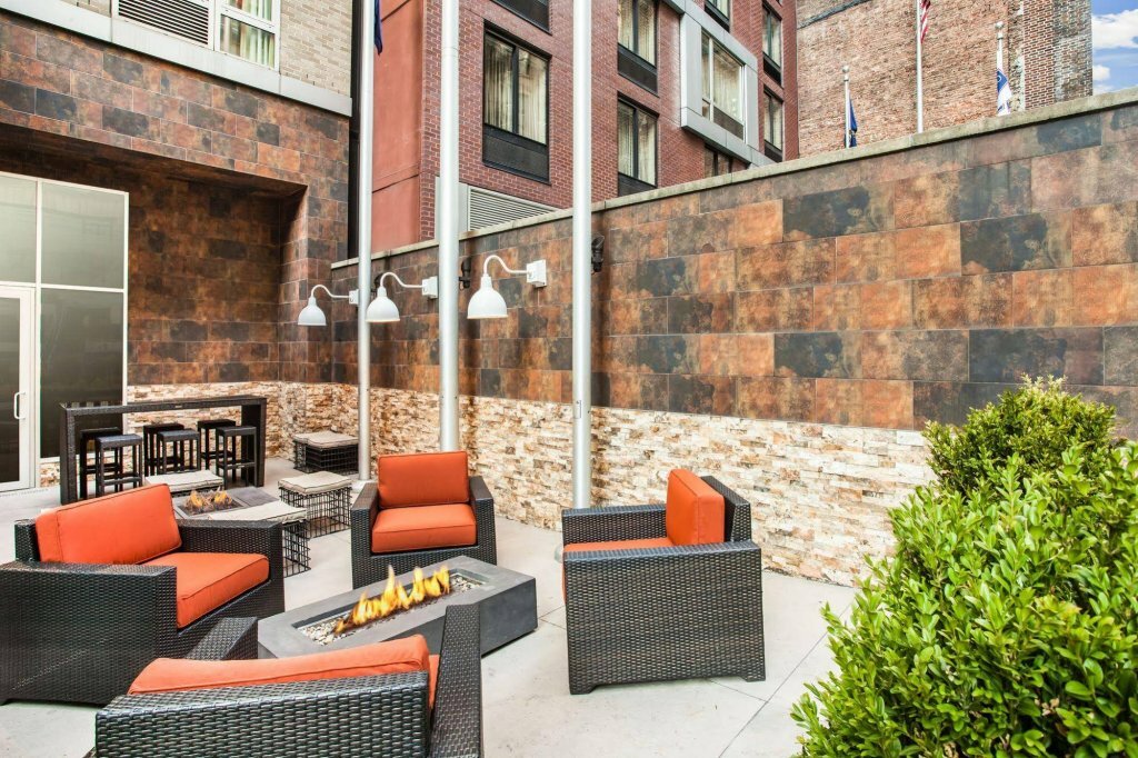 Фото Hilton Garden Inn New York/West 35 Street