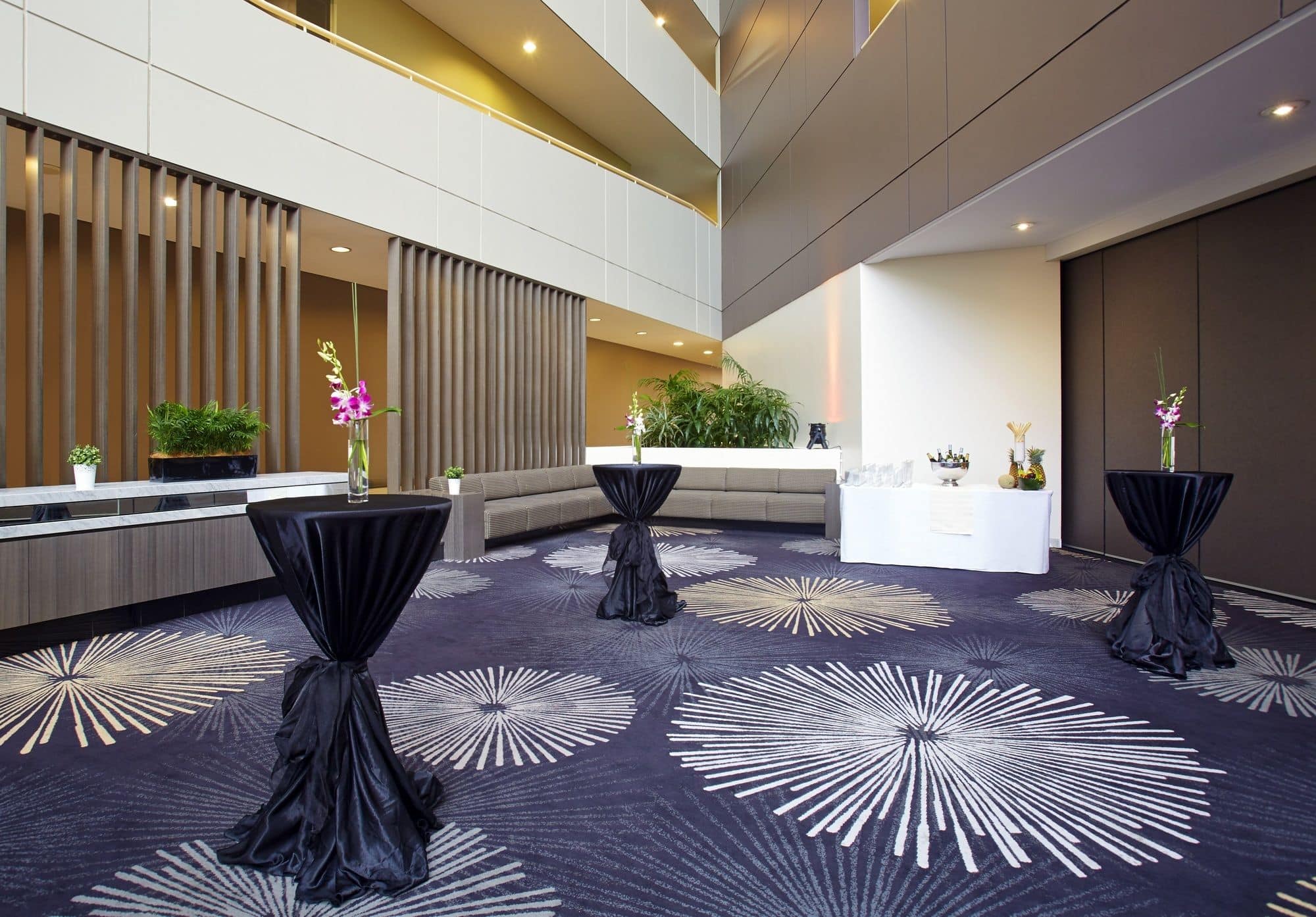 Фото Crowne Plaza Canberra