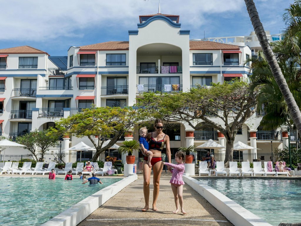 Фото Oaks Gold Coast Calypso Plaza Suites