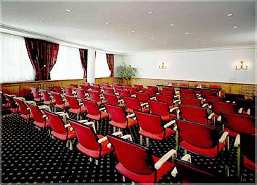 Фото Alpine City Wellness Hotel Dominik