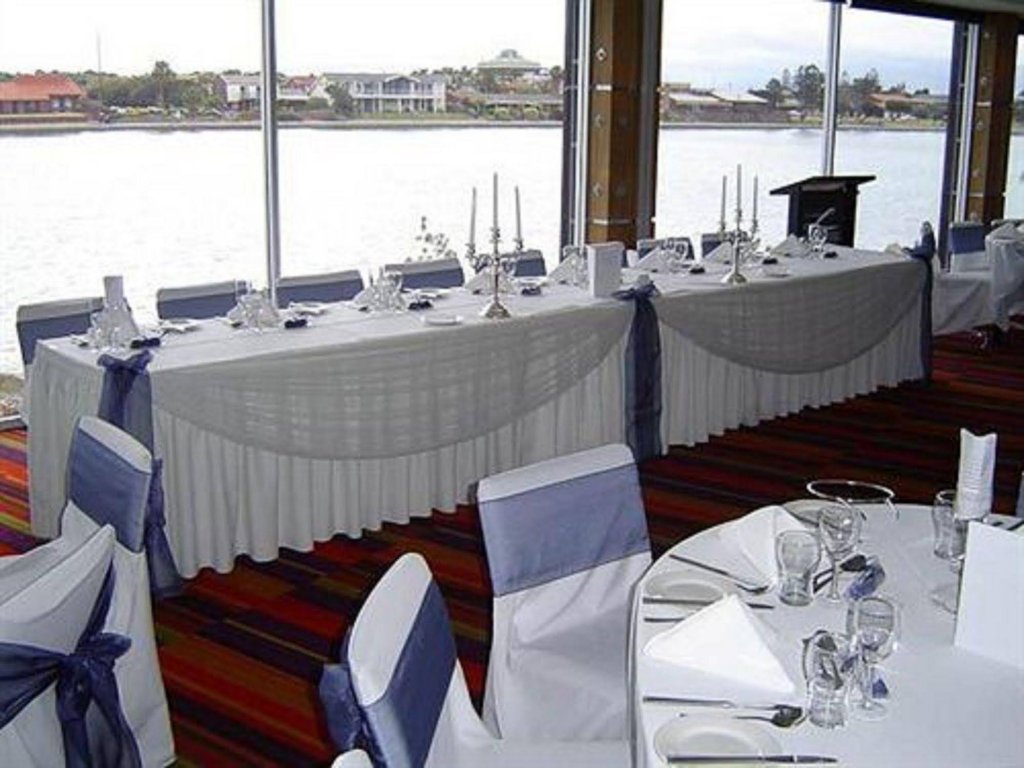 Фото The Lakes Resort Hotel