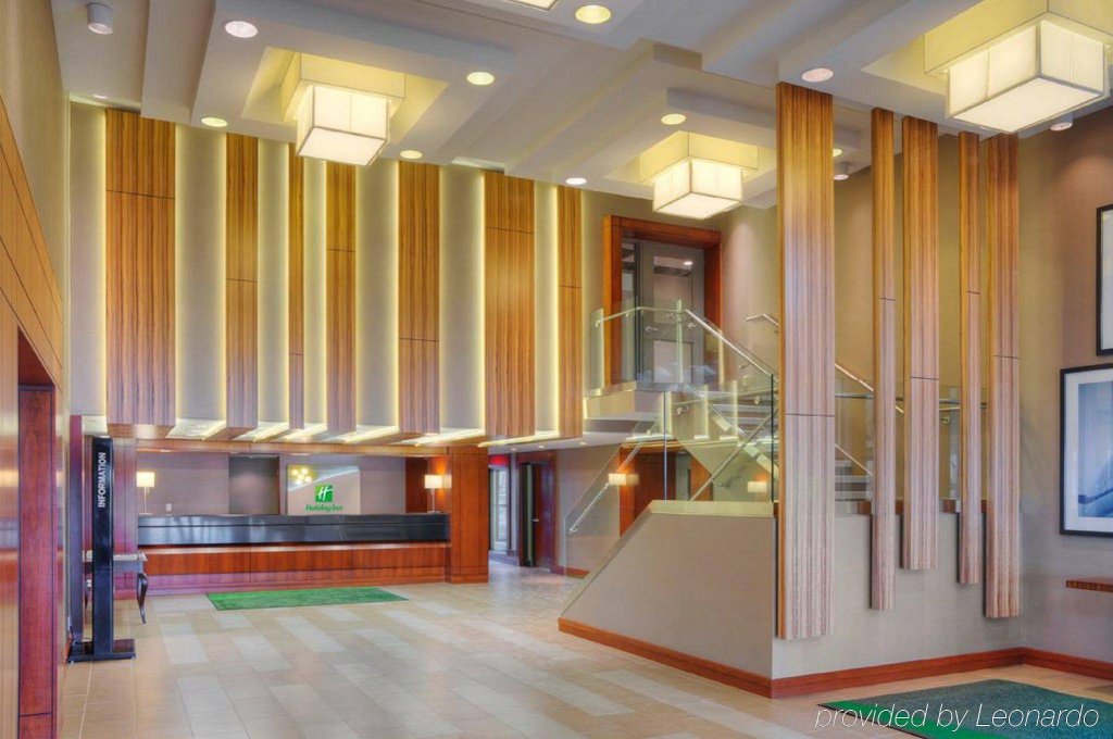 Фото Holiday Inn Toronto Airport East