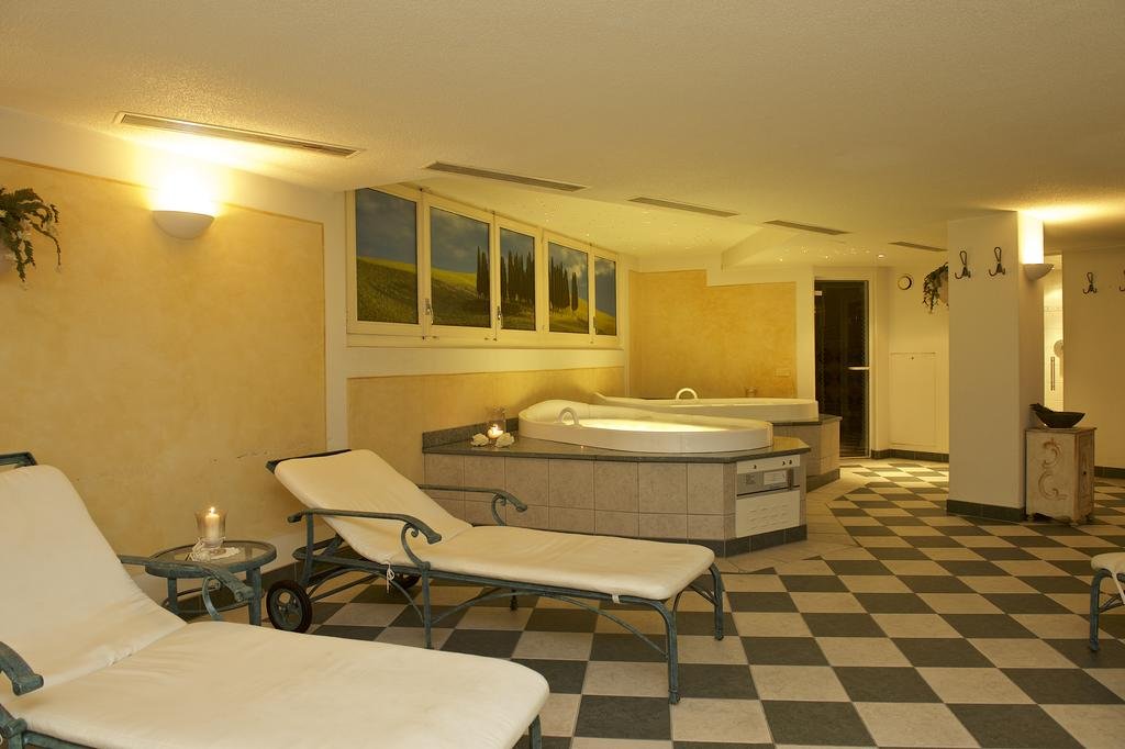 Фото Hotel Mama Zermatt