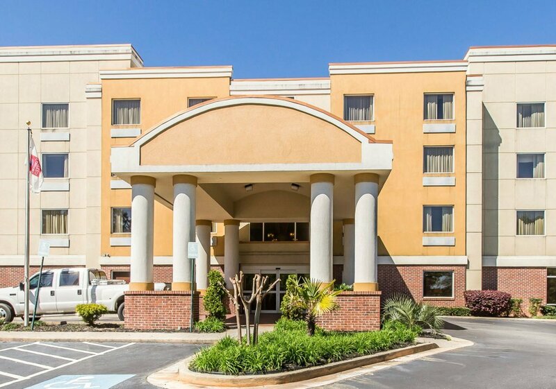 Гостиница Comfort Suites Forsyth near I-75