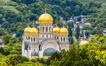 Cathedral of St. Nicholas the Wonderworker (prospekt Mira No:19), ortodoks kiliseleri  Kislovodsk'tan