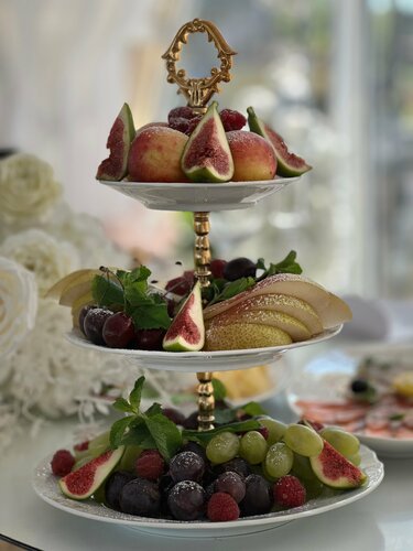 Тамағына тығылды