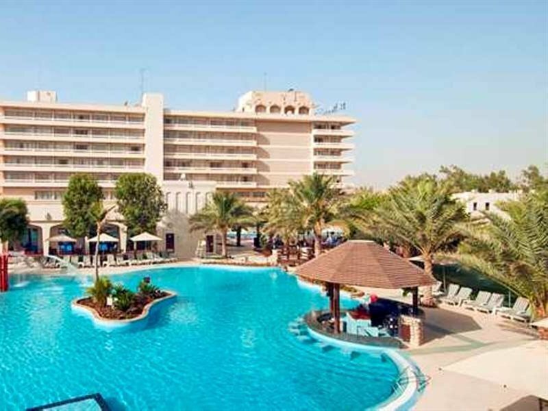 Гостиница Radisson Blu Hotel & Resort Al Ain в Аль-Айне