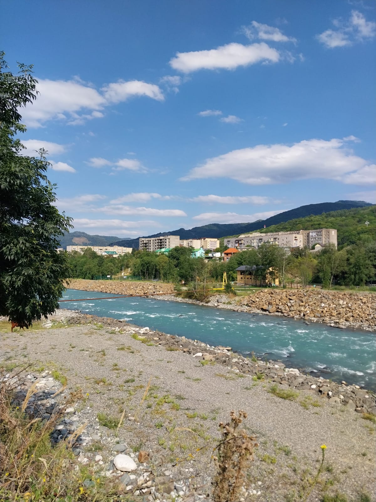 Фото Дом у реки