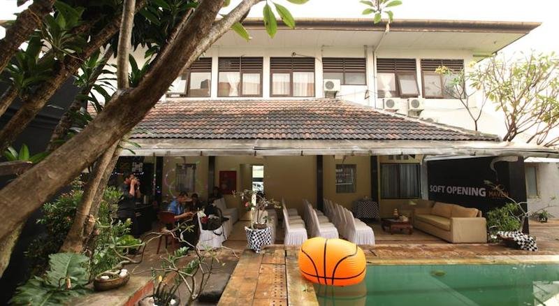 Фото Maven Buncit