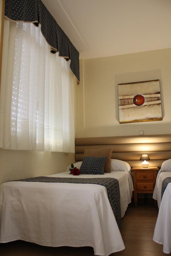 Фото Hostal Cuatro Canos