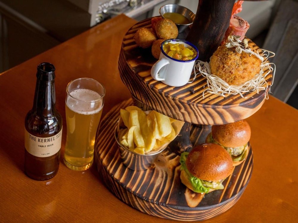 Фото Kilkenny Inn Hotel