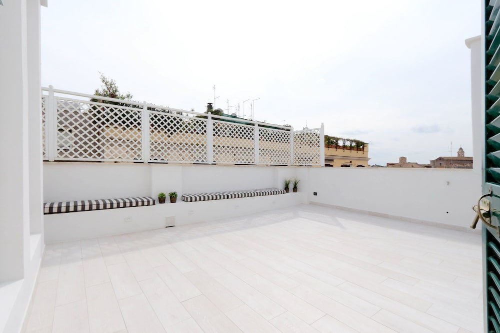 Фото Monti Apartments - My Extra Home