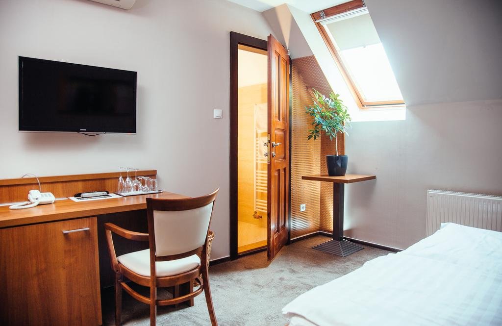 Фото Oliva Hotel & Restaurant