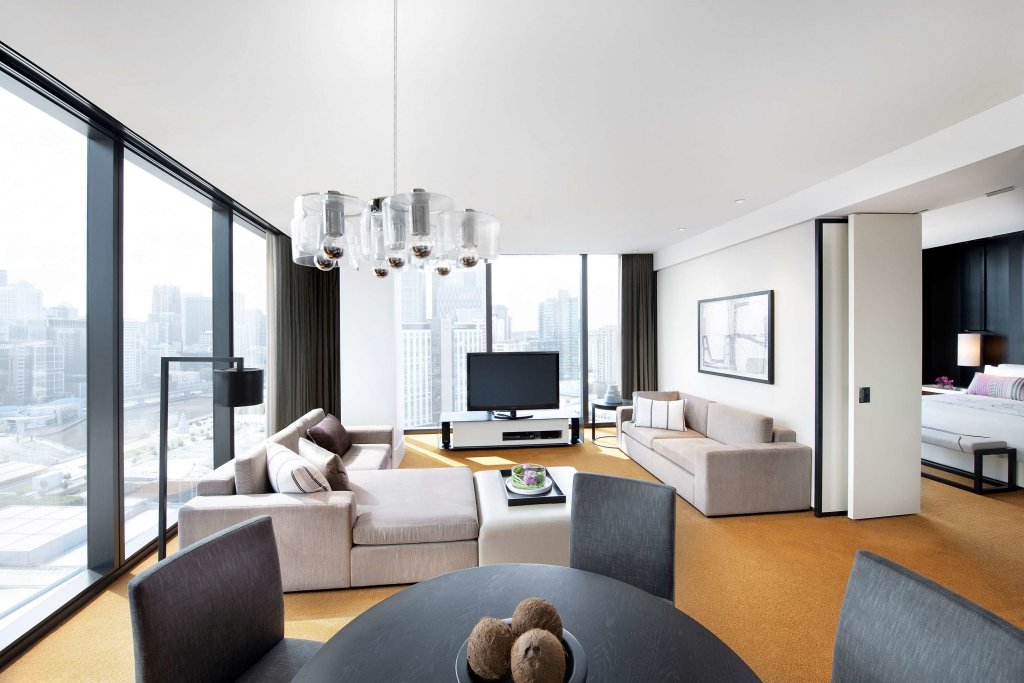 Фото Crown Metropol