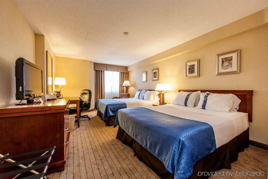 Фото Holiday Inn Laval Montreal