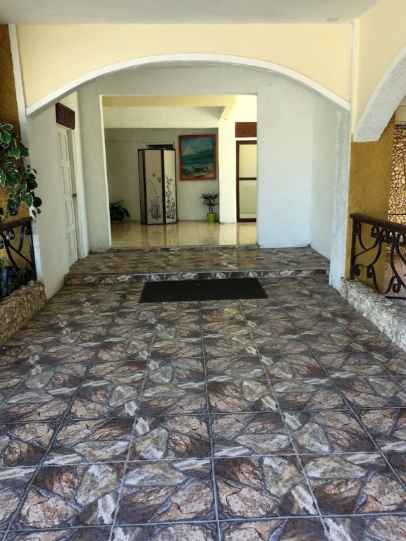 Фото Cariblue Beach Hotel and Scuba Diving Resort