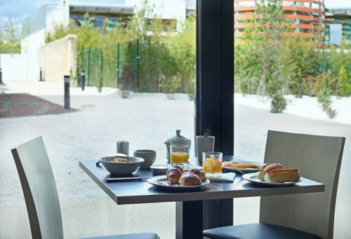 Фото Holiday Inn Express Montpellier - Odysseum