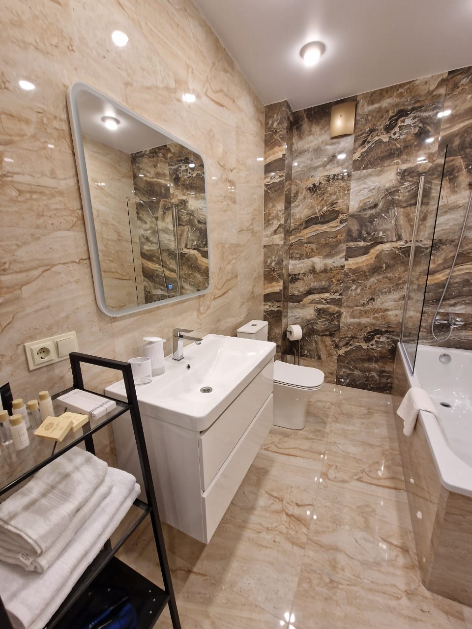 Фото Flatirini