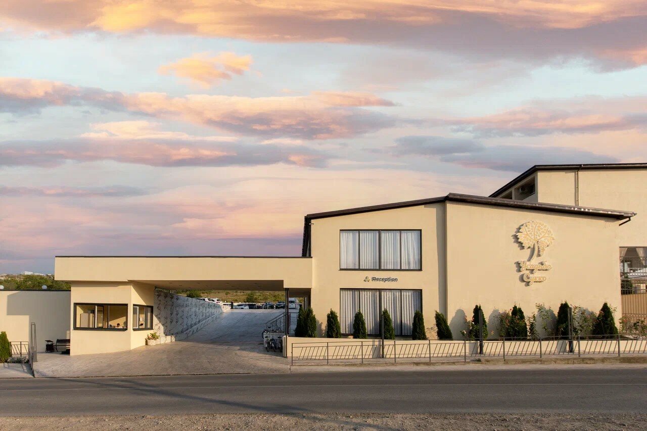 Фото отеля 1