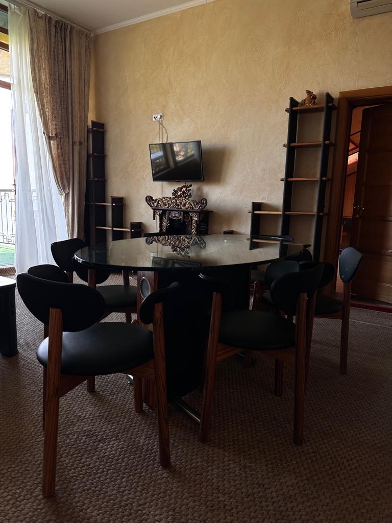 Фото Весёлый Хотэй