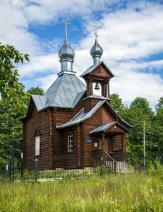 Церковь Покрова Пресвятой Богородицы (ул. Кирова, 14, посёлок Чёрная Холуница), православный храм в Кировской области