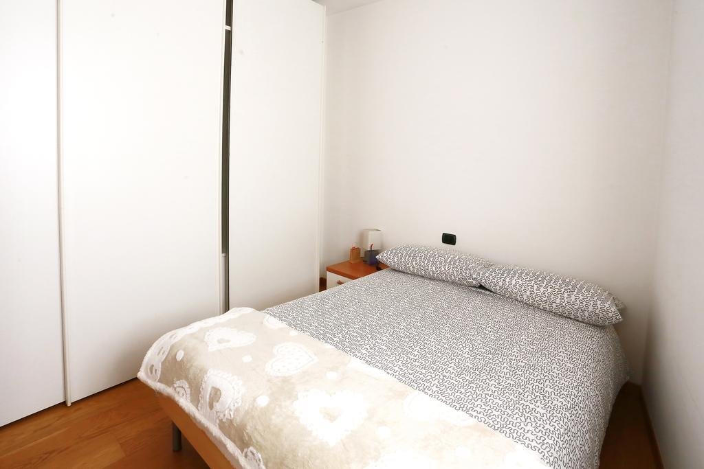 Фото The Lake Apartment