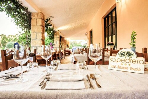 Отель Ristorante Sa Pedrere