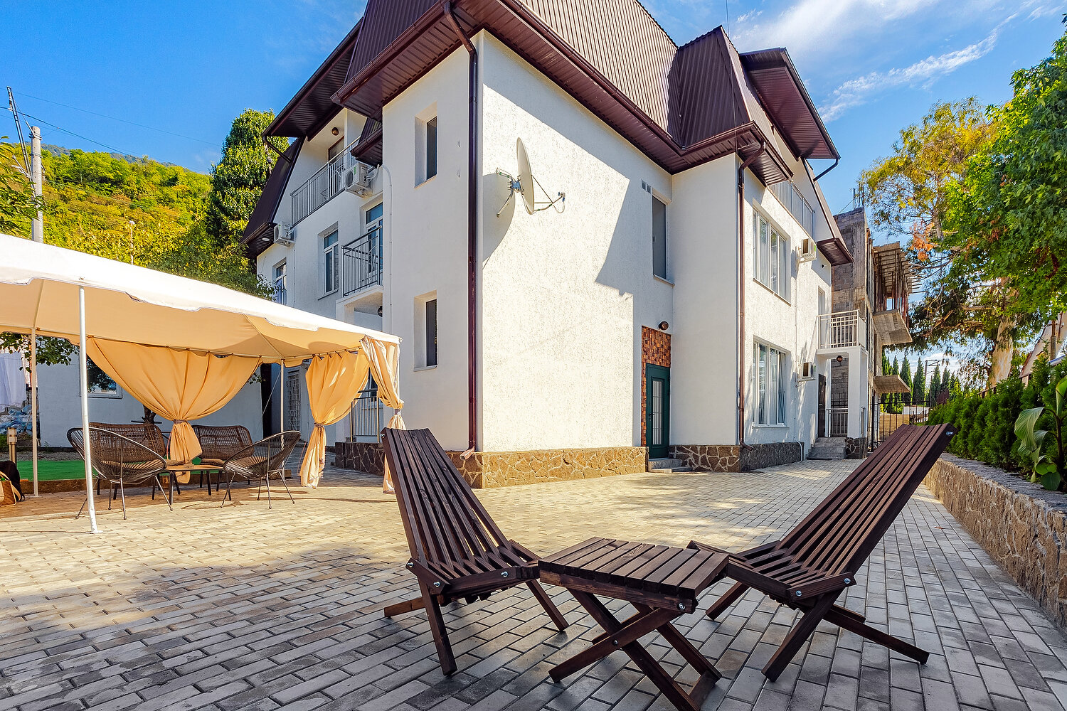 Фото отеля 1