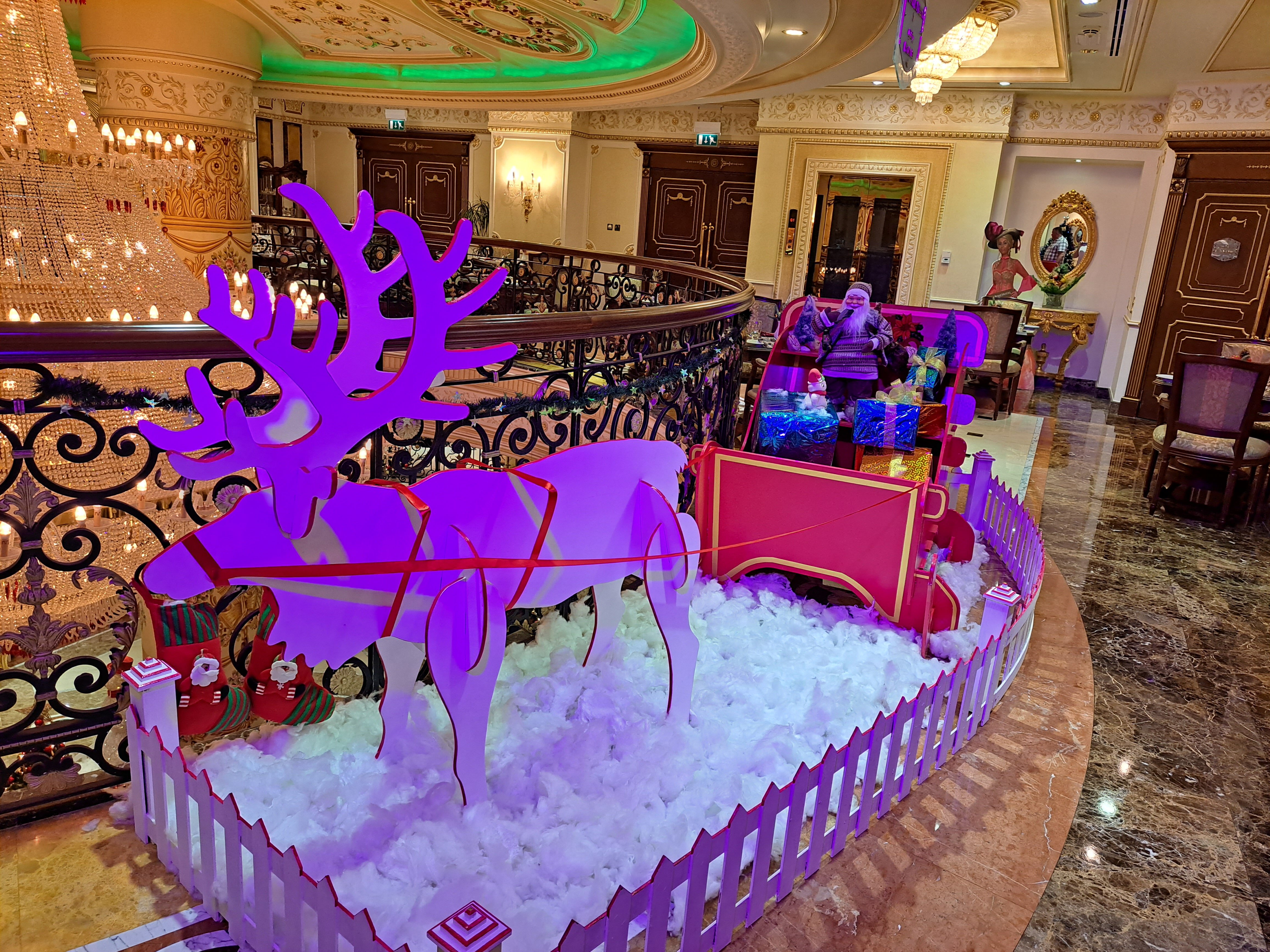 Фото Royal Rose Abu Dhabi, a Curio Collection by Hilton Affiliated Hotel