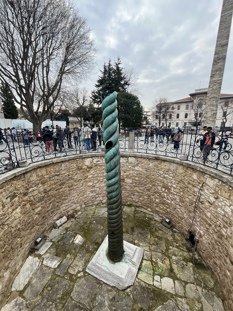 Monument, memorial Serpent Column, Fatih, photo