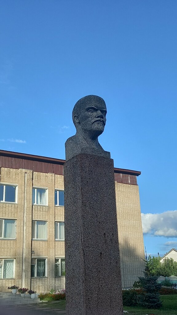 Памятник, мемориал В.И. Ленин, Кировская область, фото