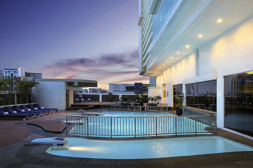 Фото Novotel Jakarta Gajah Mada