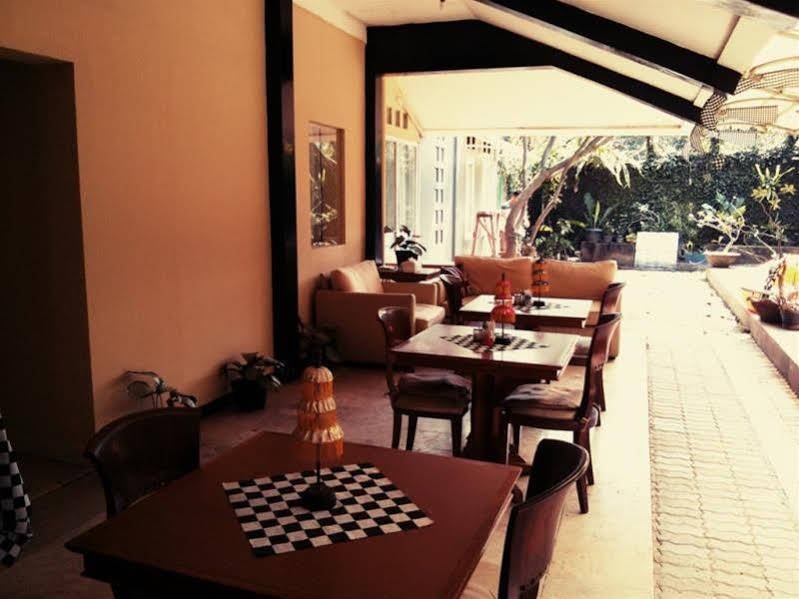 Фото Maven Buncit