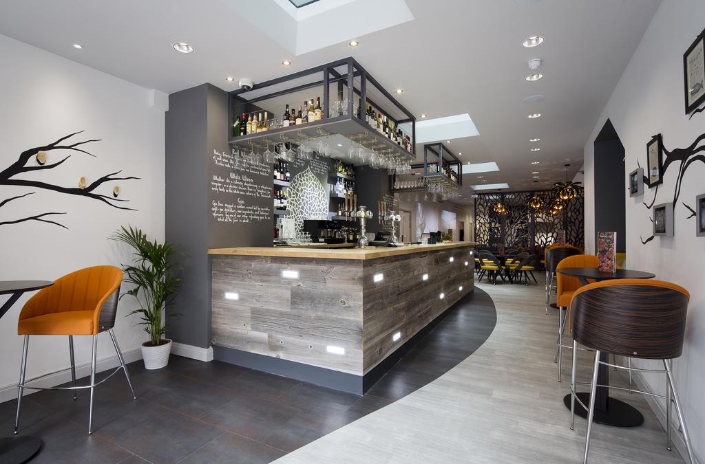 Фото The Wesley Euston