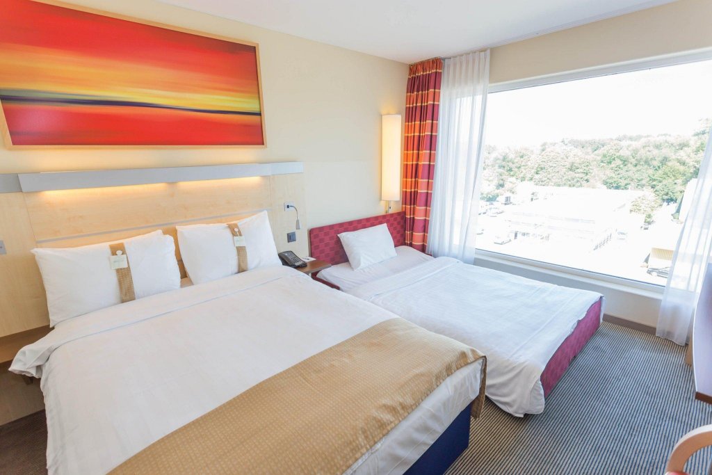 Фото Holiday Inn Express Zurich Airport, an Ihg Hotel