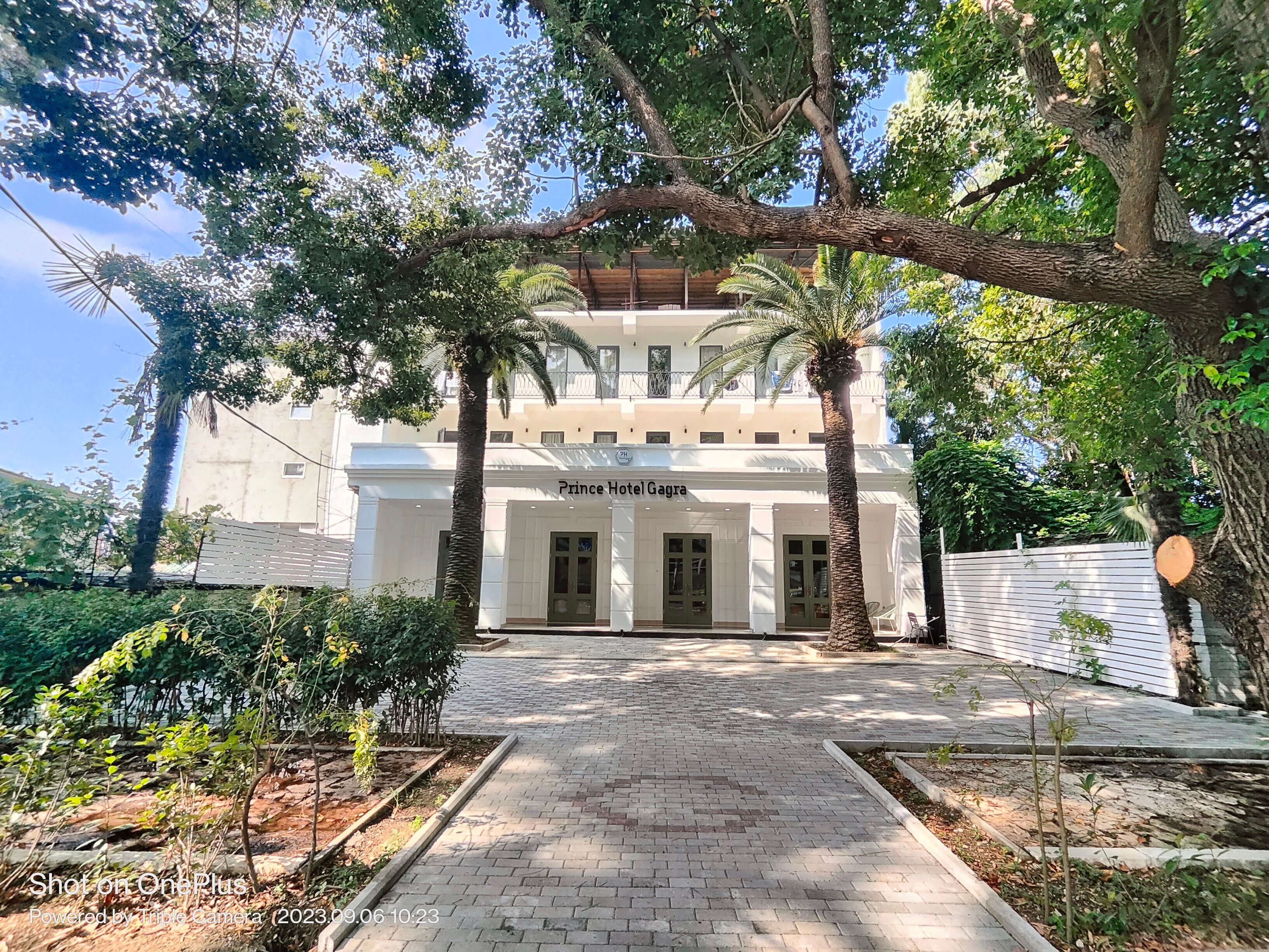 Фото Prince Hotel Gagra